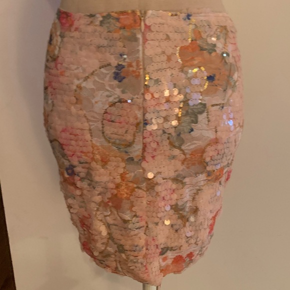 Floral sequin mini skirt - Picture 2 of 6